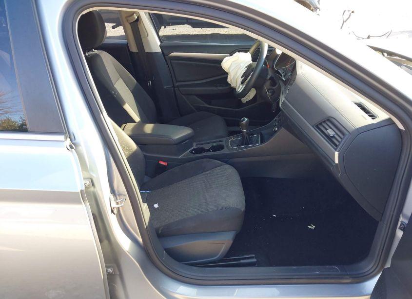 Photo 5 of 2020 Volkswagen Jetta 1.4T R-LINE/1.4T S (VIN 3VWN57BU4LM101850)