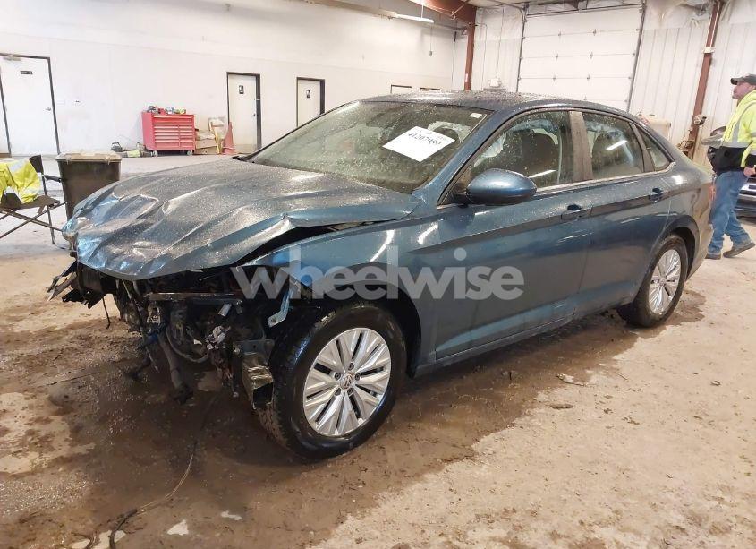 Photo 2 of 2019 Volkswagen Jetta 1.4T S (VIN 3VWN57BUXKM013139)