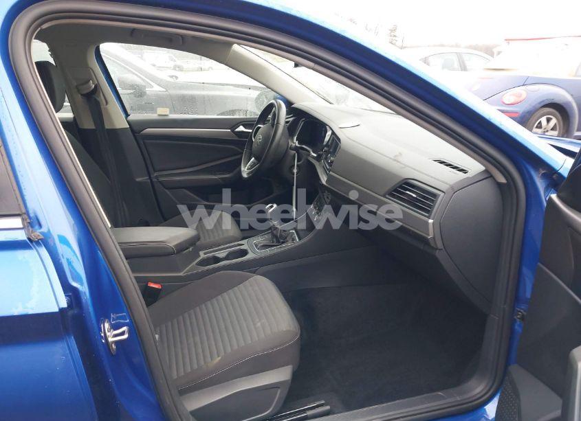 Photo 5 of 2022 Volkswagen Jetta 1.5T S (VIN 3VWNM7BU5NM020782)