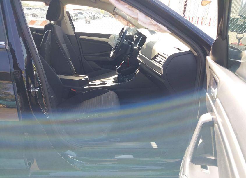 Photo 5 of 2022 Volkswagen Jetta 1.5T S (VIN 3VWNM7BU6NM028065)