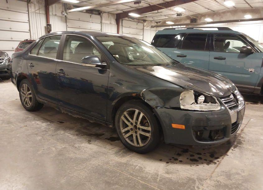 2005 Volkswagen Jetta VALUE EDITION (VIN 3VWPF71KX5M614867) main photo