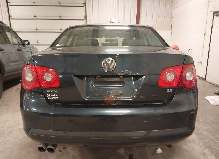 Photo 16 of 2005 Volkswagen Jetta VALUE EDITION (VIN 3VWPF71KX5M614867)