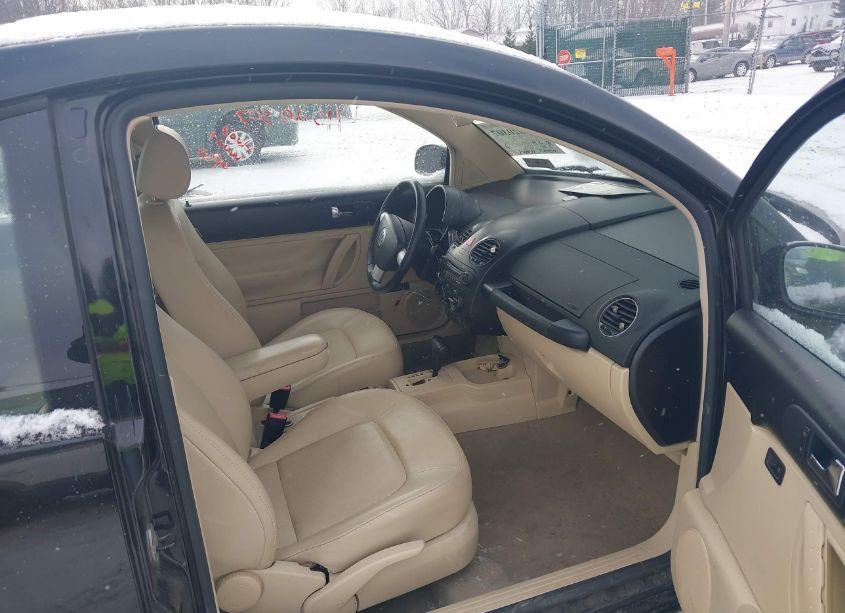 Photo 5 of 2009 Volkswagen New BEETLE 2.5L (VIN 3VWPG31C29M502715)