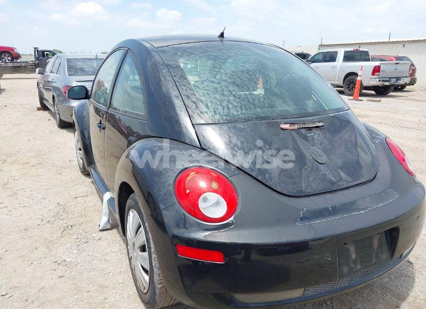 Photo 3 of 2010 Volkswagen New BEETLE 2.5L (VIN 3VWPG3AG4AM013787)