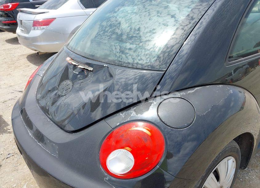 Photo 6 of 2010 Volkswagen New BEETLE 2.5L (VIN 3VWPG3AG4AM013787)