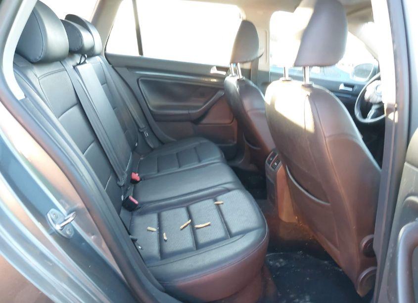 Photo 8 of 2012 Volkswagen Jetta SPORTWAGEN 2.0L TDI (VIN 3VWPL7AJ1CM622465)