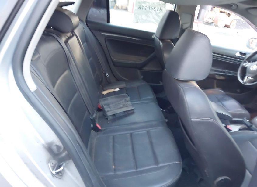 Photo 8 of 2012 Volkswagen Jetta SPORTWAGEN 2.0L TDI (VIN 3VWPL7AJ1CM713526)