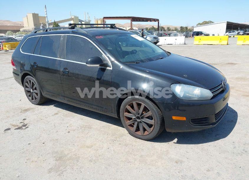 2013 Volkswagen Jetta SPORTWAGEN 2.0L TDI (VIN 3VWPL7AJ1DM602282) main photo