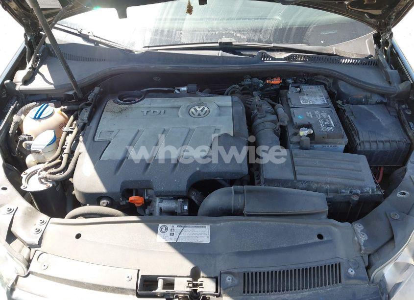 Photo 10 of 2013 Volkswagen Jetta SPORTWAGEN 2.0L TDI (VIN 3VWPL7AJ1DM602282)