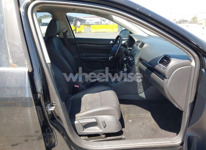 Photo 5 of 2013 Volkswagen Jetta SPORTWAGEN 2.0L TDI (VIN 3VWPL7AJ1DM602282)