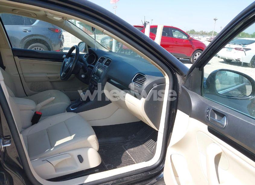 Photo 5 of 2014 Volkswagen Jetta SPORTWAGEN 2.0L TDI (VIN 3VWPL7AJ1EM605894)