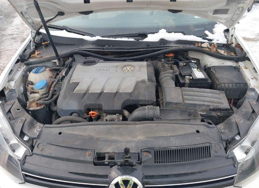 Photo 10 of 2011 Volkswagen Jetta SPORTWAGEN 2.0L TDI (VIN 3VWPL7AJ2BM663220)