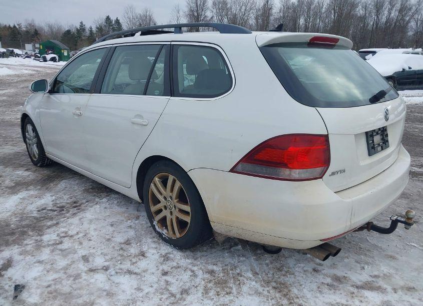 Photo 3 of 2011 Volkswagen Jetta SPORTWAGEN 2.0L TDI (VIN 3VWPL7AJ2BM663220)