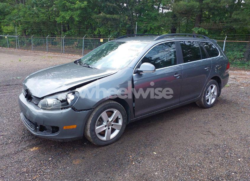 Photo 2 of 2013 Volkswagen Jetta SPORTWAGEN 2.0L TDI (VIN 3VWPL7AJ2DM604414)