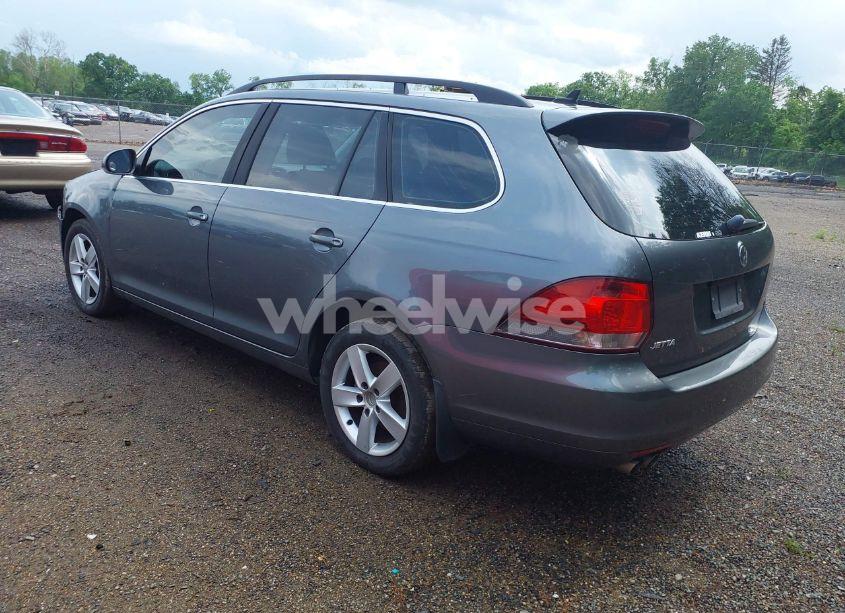 Photo 3 of 2013 Volkswagen Jetta SPORTWAGEN 2.0L TDI (VIN 3VWPL7AJ2DM604414)