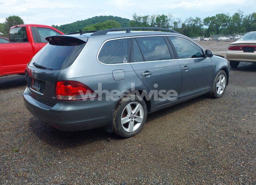 Photo 4 of 2013 Volkswagen Jetta SPORTWAGEN 2.0L TDI (VIN 3VWPL7AJ2DM604414)