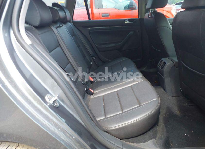 Photo 8 of 2013 Volkswagen Jetta SPORTWAGEN 2.0L TDI (VIN 3VWPL7AJ2DM604414)