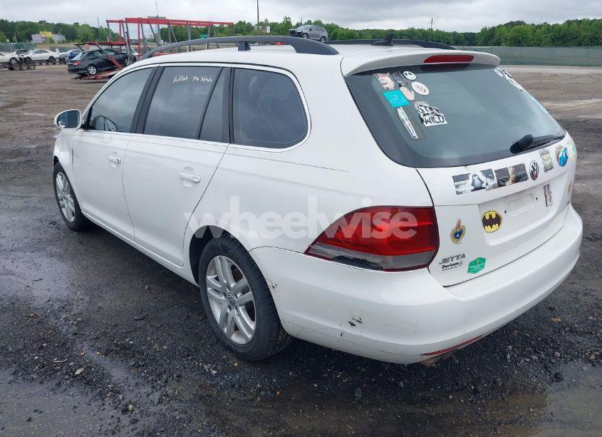 Photo 3 of 2013 Volkswagen Jetta SPORTWAGEN 2.0L TDI (VIN 3VWPL7AJ2DM604624)