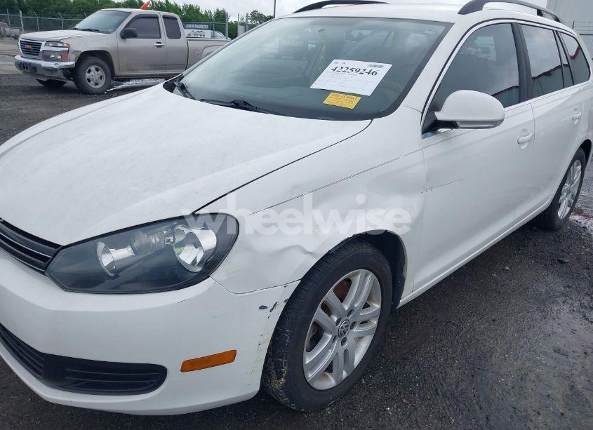 Photo 6 of 2013 Volkswagen Jetta SPORTWAGEN 2.0L TDI (VIN 3VWPL7AJ2DM604624)