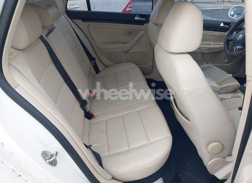 Photo 8 of 2013 Volkswagen Jetta SPORTWAGEN 2.0L TDI (VIN 3VWPL7AJ2DM604624)