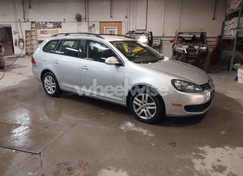 2013 Volkswagen Jetta SPORTWAGEN 2.0L TDI (VIN 3VWPL7AJ2DM693062) main photo