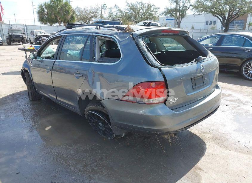 Photo 3 of 2014 Volkswagen Jetta SPORTWAGEN 2.0L TDI (VIN 3VWPL7AJ2EM602051)