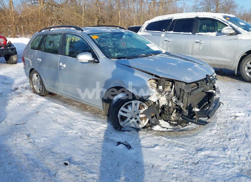 2014 Volkswagen Jetta SPORTWAGEN 2.0L TDI (VIN 3VWPL7AJ2EM613843) main photo