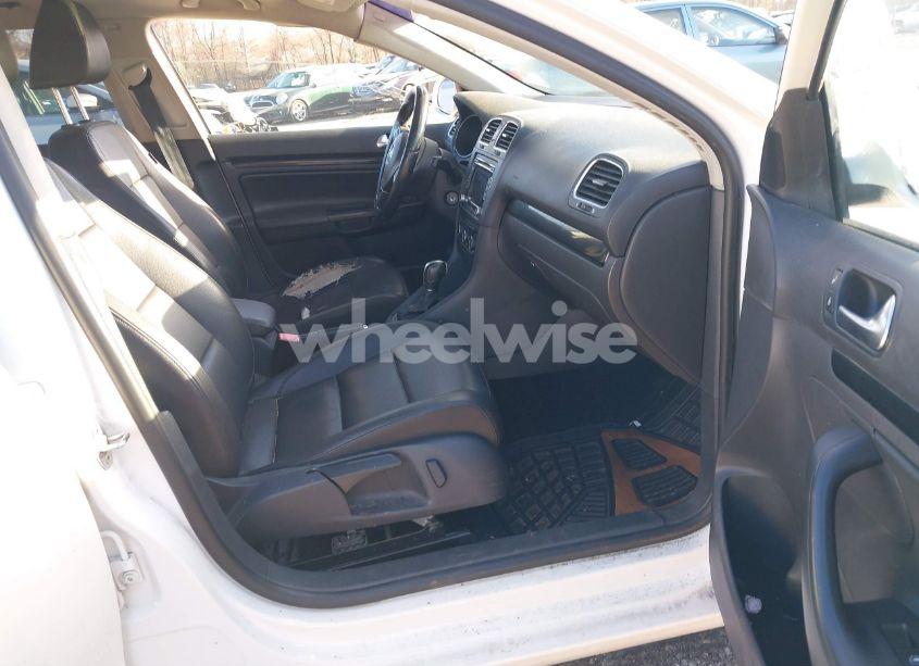 Photo 5 of 2011 Volkswagen Jetta SPORTWAGEN 2.0L TDI (VIN 3VWPL7AJ3BM698798)