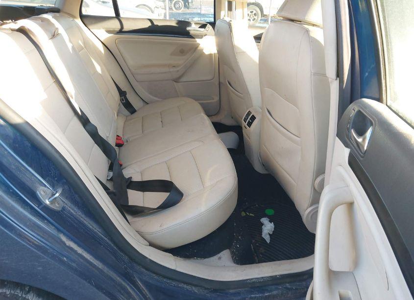 Photo 8 of 2012 Volkswagen Jetta SPORTWAGEN 2.0L TDI (VIN 3VWPL7AJ3CM688497)