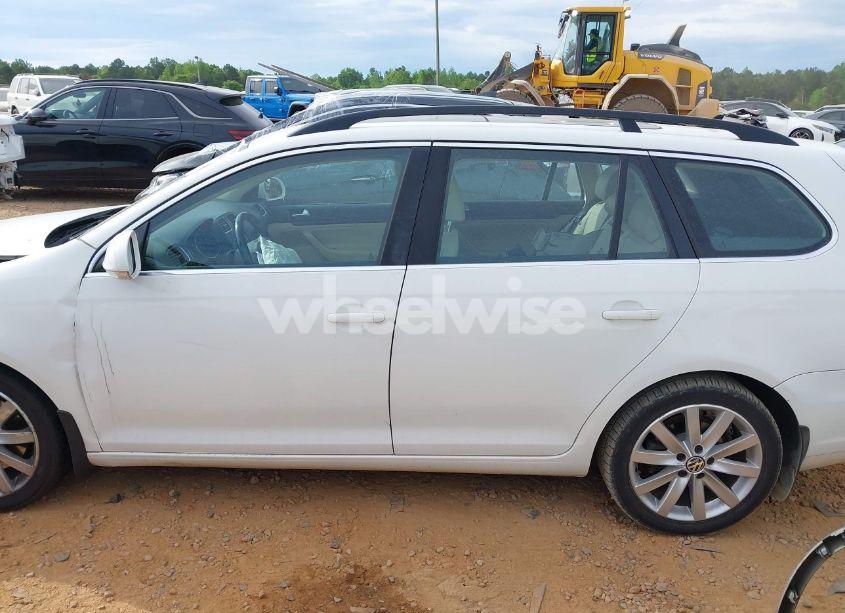 Photo 14 of 2013 Volkswagen Jetta SPORTWAGEN 2.0L TDI (VIN 3VWPL7AJ3DM613395)