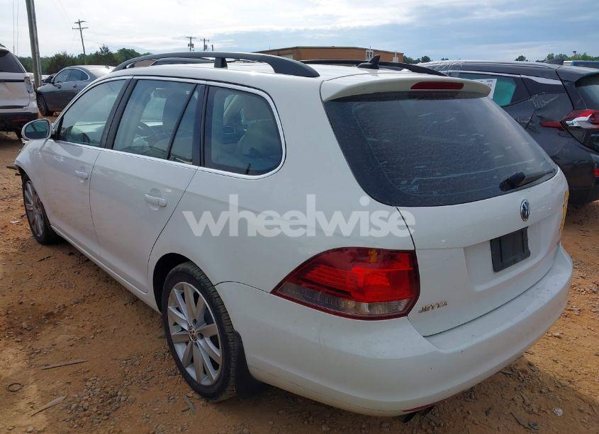 Photo 3 of 2013 Volkswagen Jetta SPORTWAGEN 2.0L TDI (VIN 3VWPL7AJ3DM613395)