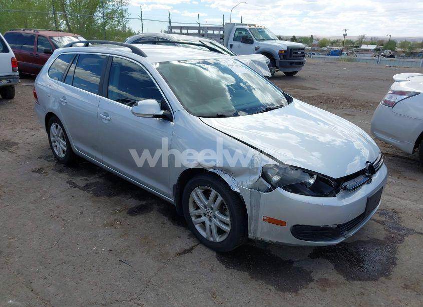 2013 Volkswagen Jetta SPORTWAGEN 2.0L TDI (VIN 3VWPL7AJ3DM694141) main photo