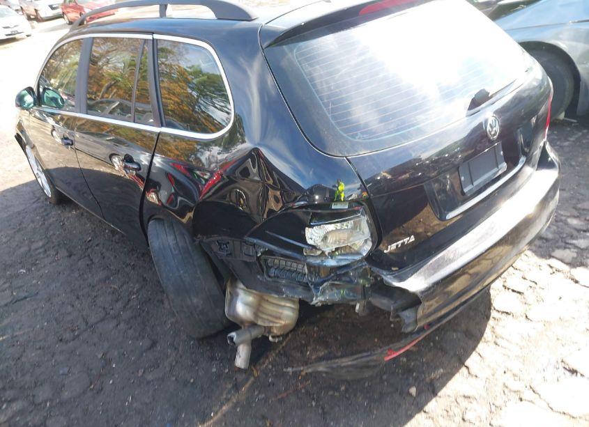 Photo 3 of 2014 Volkswagen Jetta SPORTWAGEN 2.0L TDI (VIN 3VWPL7AJ3EM612104)