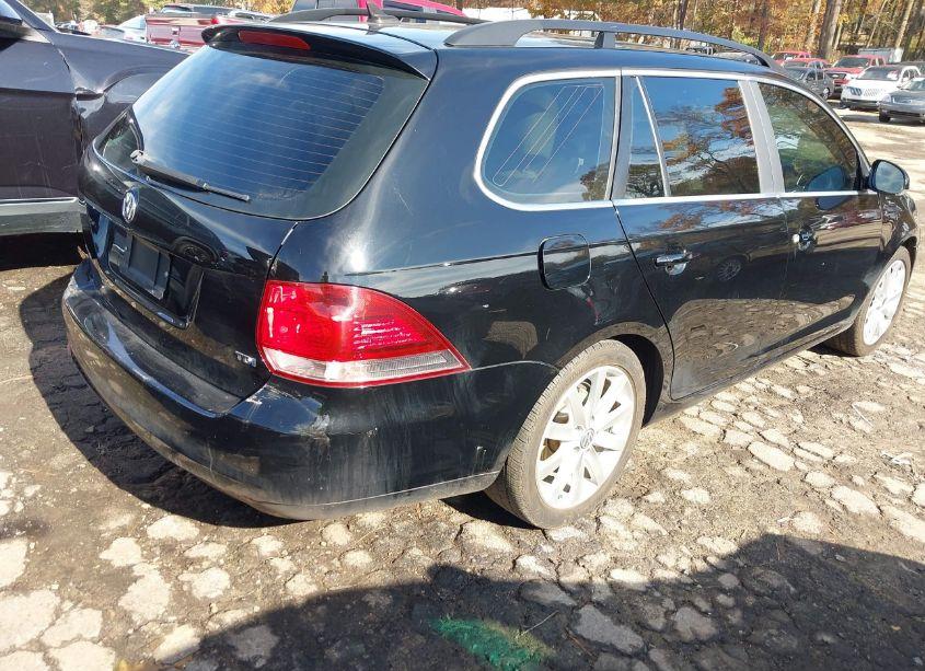 Photo 4 of 2014 Volkswagen Jetta SPORTWAGEN 2.0L TDI (VIN 3VWPL7AJ3EM612104)