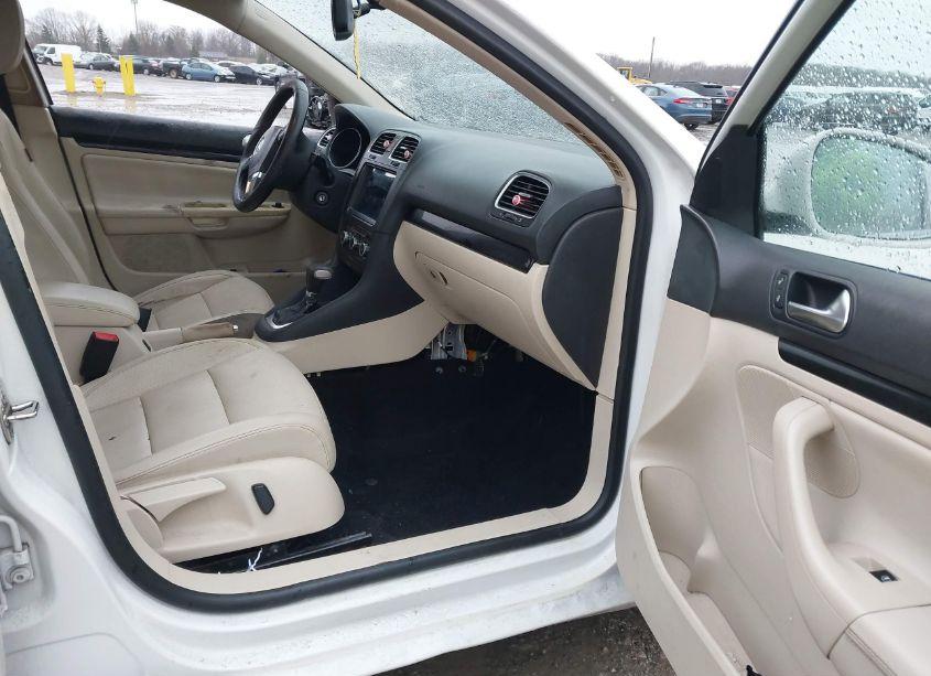 Photo 5 of 2011 Volkswagen Jetta SPORTWAGEN 2.0L TDI (VIN 3VWPL7AJ4BM617579)