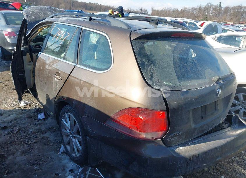 Photo 3 of 2011 Volkswagen Jetta SPORTWAGEN 2.0L TDI (VIN 3VWPL7AJ4BM655880)