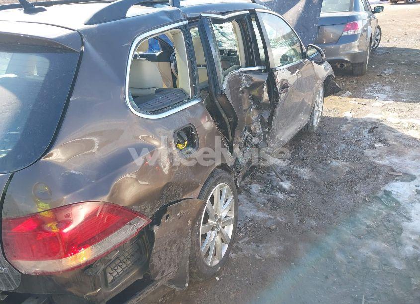 Photo 6 of 2011 Volkswagen Jetta SPORTWAGEN 2.0L TDI (VIN 3VWPL7AJ4BM655880)