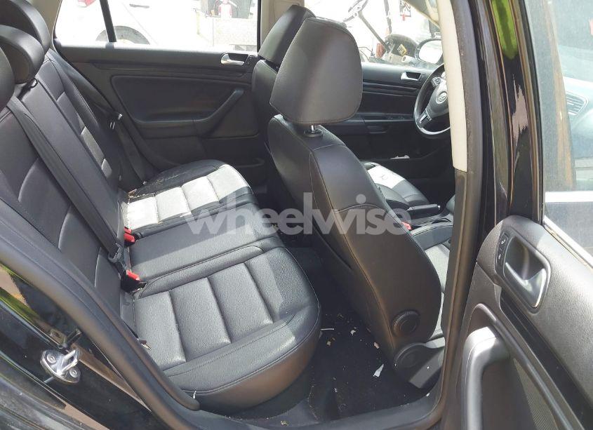 Photo 8 of 2011 Volkswagen Jetta SPORTWAGEN 2.0L TDI (VIN 3VWPL7AJ4BM699006)