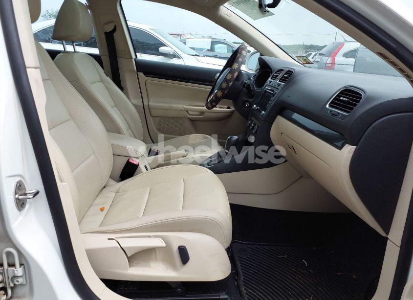 Photo 5 of 2012 Volkswagen Jetta SPORTWAGEN 2.0L TDI (VIN 3VWPL7AJ4CM686287)