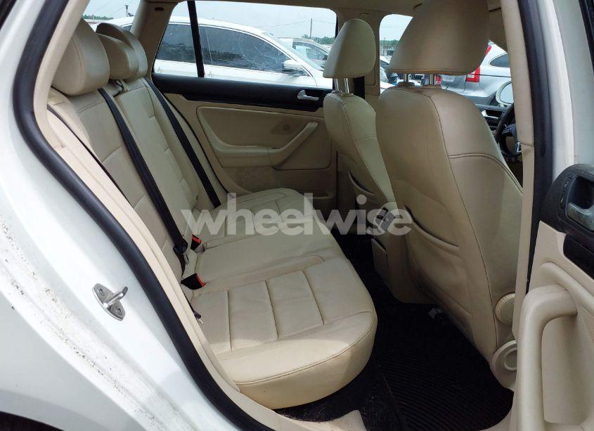 Photo 8 of 2012 Volkswagen Jetta SPORTWAGEN 2.0L TDI (VIN 3VWPL7AJ4CM686287)