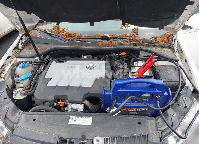 Photo 10 of 2012 Volkswagen Jetta SPORTWAGEN 2.0L TDI (VIN 3VWPL7AJ4CM708255)