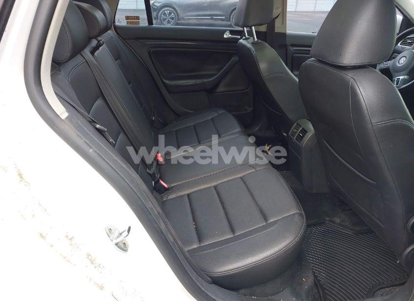 Photo 8 of 2012 Volkswagen Jetta SPORTWAGEN 2.0L TDI (VIN 3VWPL7AJ4CM708255)