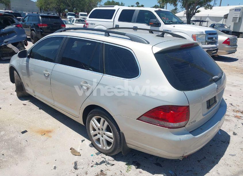 Photo 3 of 2010 Volkswagen Jetta TDI (VIN 3VWPL7AJ5AM687879)