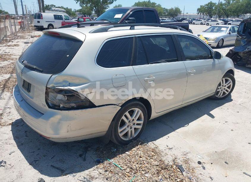 Photo 4 of 2010 Volkswagen Jetta TDI (VIN 3VWPL7AJ5AM687879)