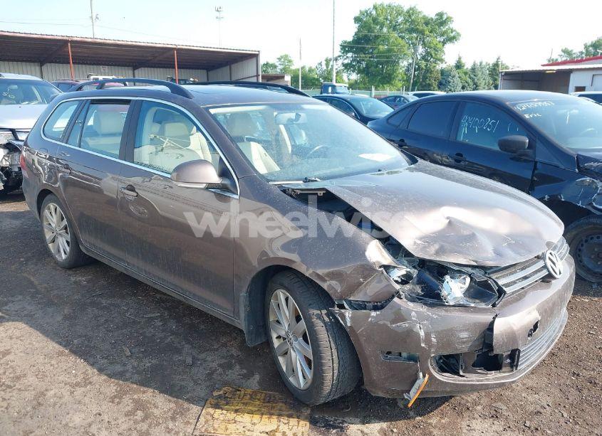 2013 Volkswagen Jetta SPORTWAGEN 2.0L TDI (VIN 3VWPL7AJ5DM611552) main photo