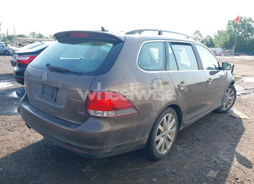 Photo 4 of 2013 Volkswagen Jetta SPORTWAGEN 2.0L TDI (VIN 3VWPL7AJ5DM611552)