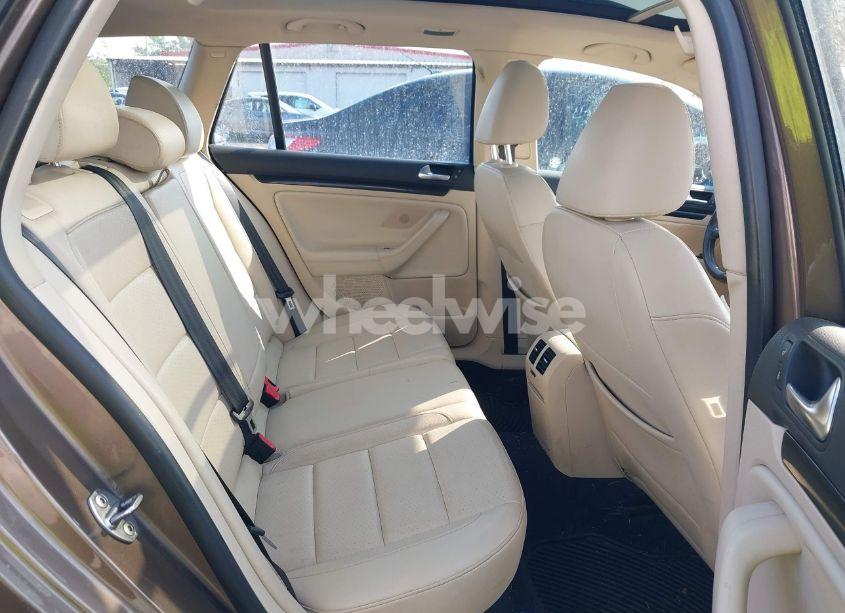 Photo 8 of 2013 Volkswagen Jetta SPORTWAGEN 2.0L TDI (VIN 3VWPL7AJ5DM611552)