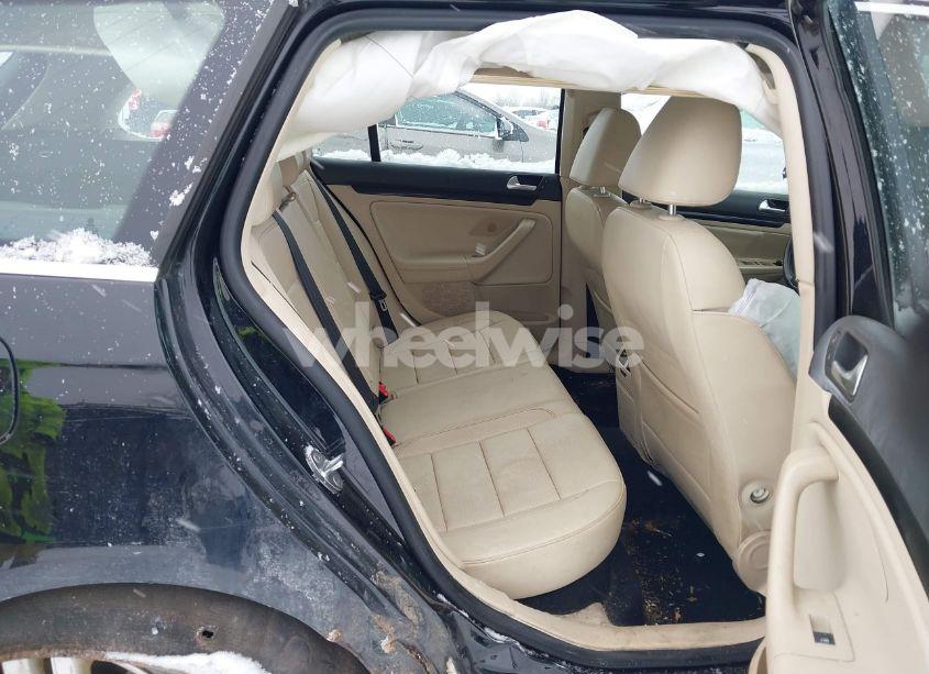 Photo 8 of 2013 Volkswagen Jetta SPORTWAGEN 2.0L TDI (VIN 3VWPL7AJ5DM684887)