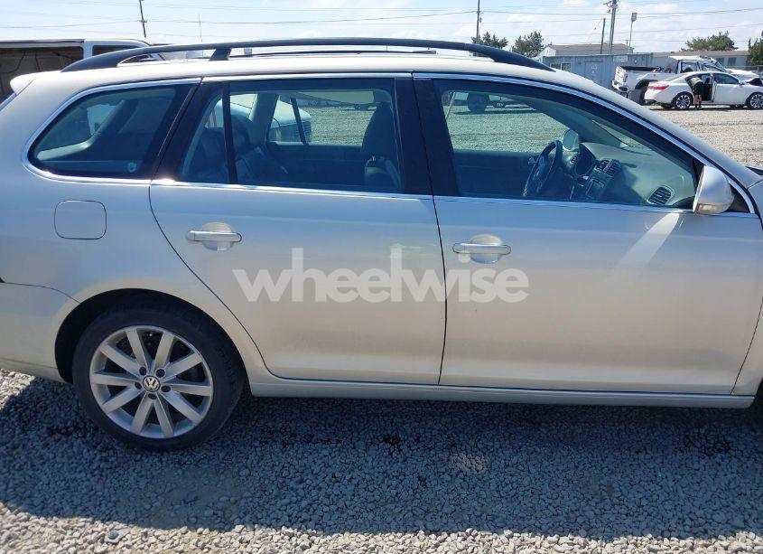 Photo 13 of 2011 Volkswagen Jetta SPORTWAGEN 2.0L TDI (VIN 3VWPL7AJ6BM655606)