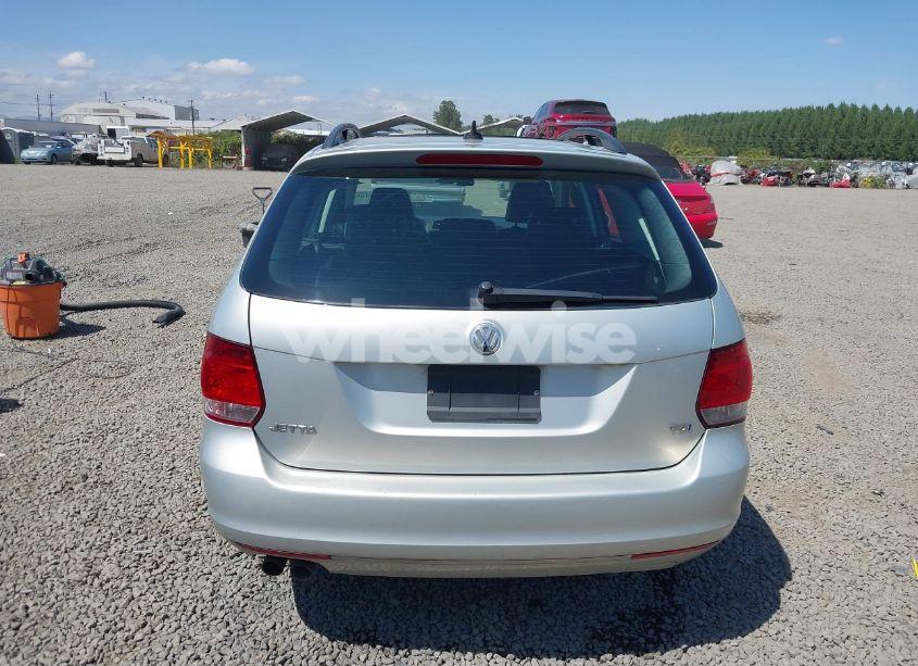 Photo 16 of 2011 Volkswagen Jetta SPORTWAGEN 2.0L TDI (VIN 3VWPL7AJ6BM655606)